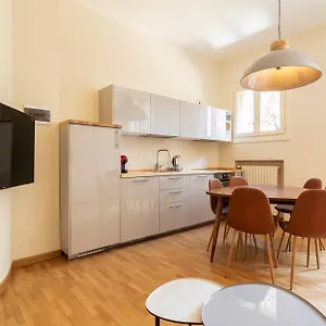 https://residenza-cornaggia.it-lombardy.com
